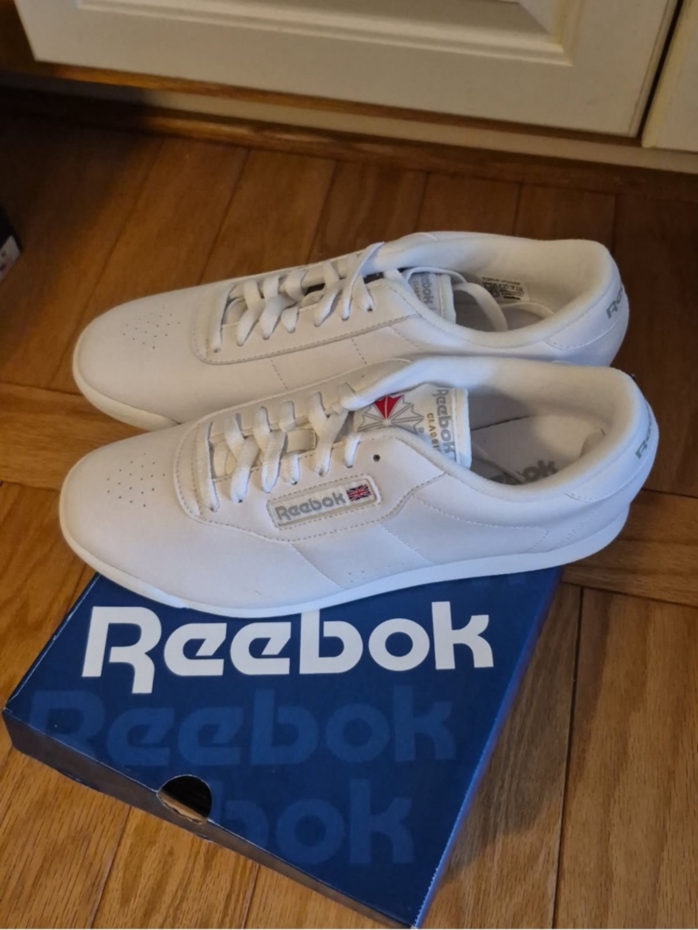 Reebok Men's White Leather Low-Top Sneakers